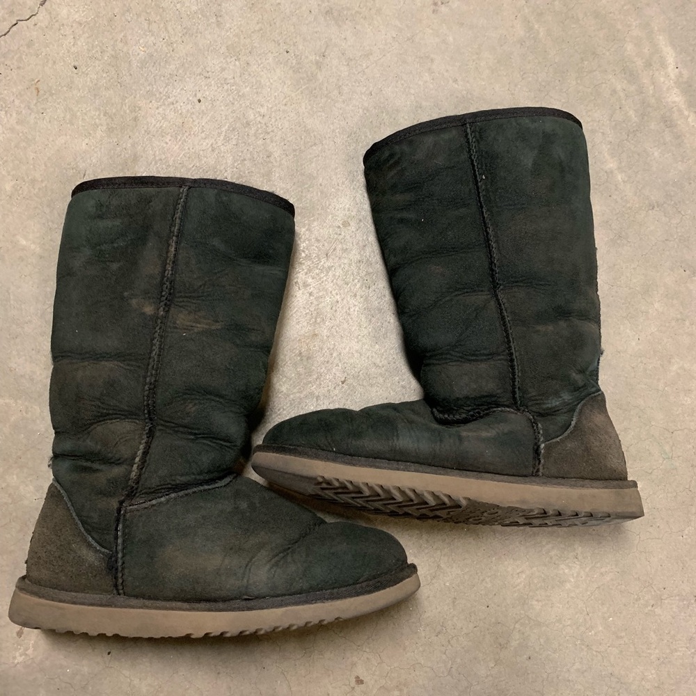 {UGG} black boots